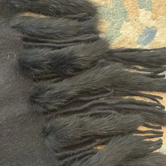 LA Fiorentina NEIMAN Marcus Genuine Fur wool wrap shawl scarf black purple rare - Picture 10 of 14
